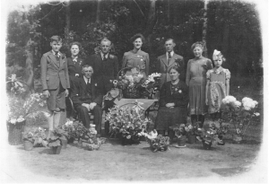 F11 Fam Huitink 25 jarig huwelijk 1944 1